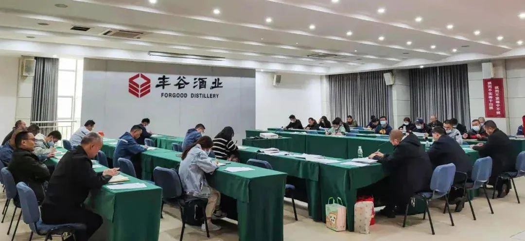 建新功”的总体要求作为首要政治任务