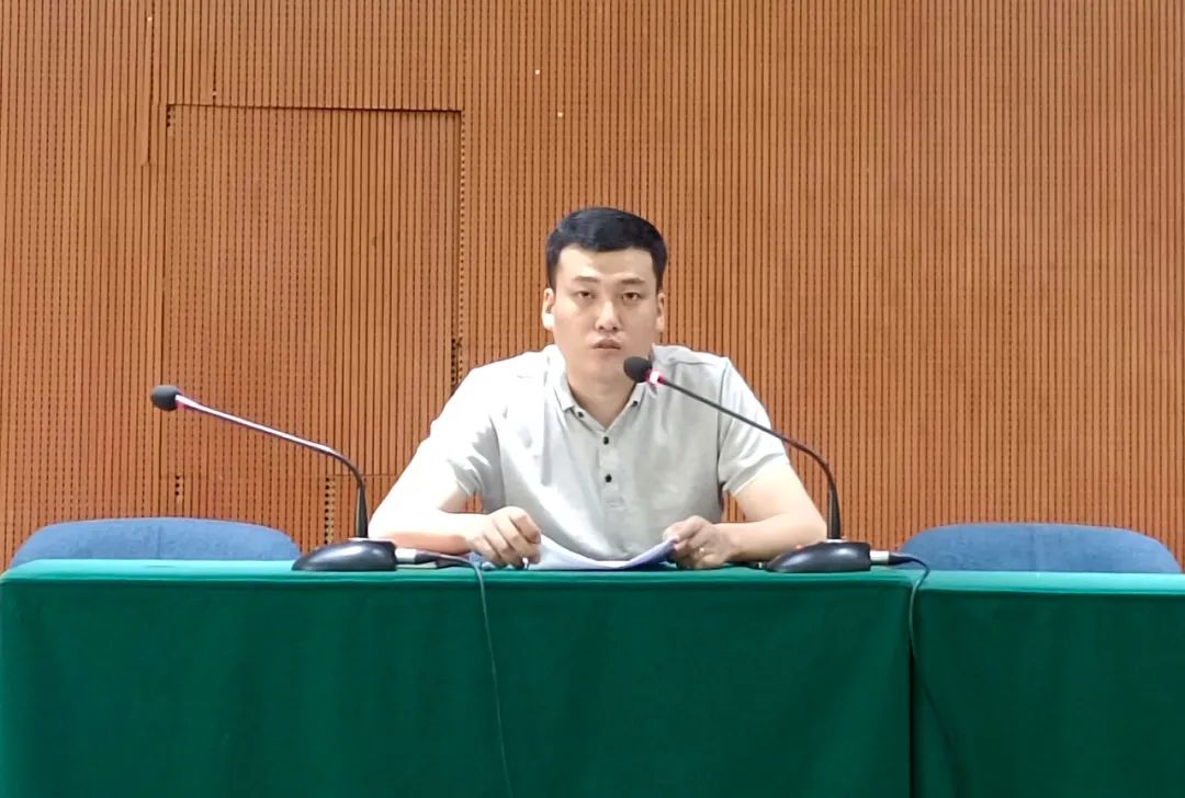 以“强化初心意识