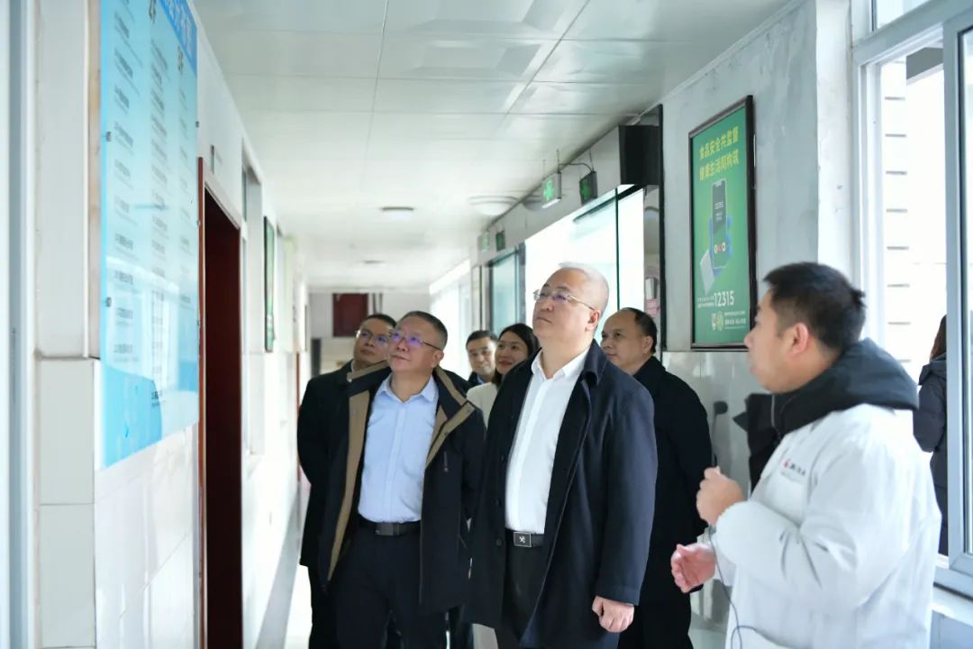 职工代表等参观了2024中国(绵阳)