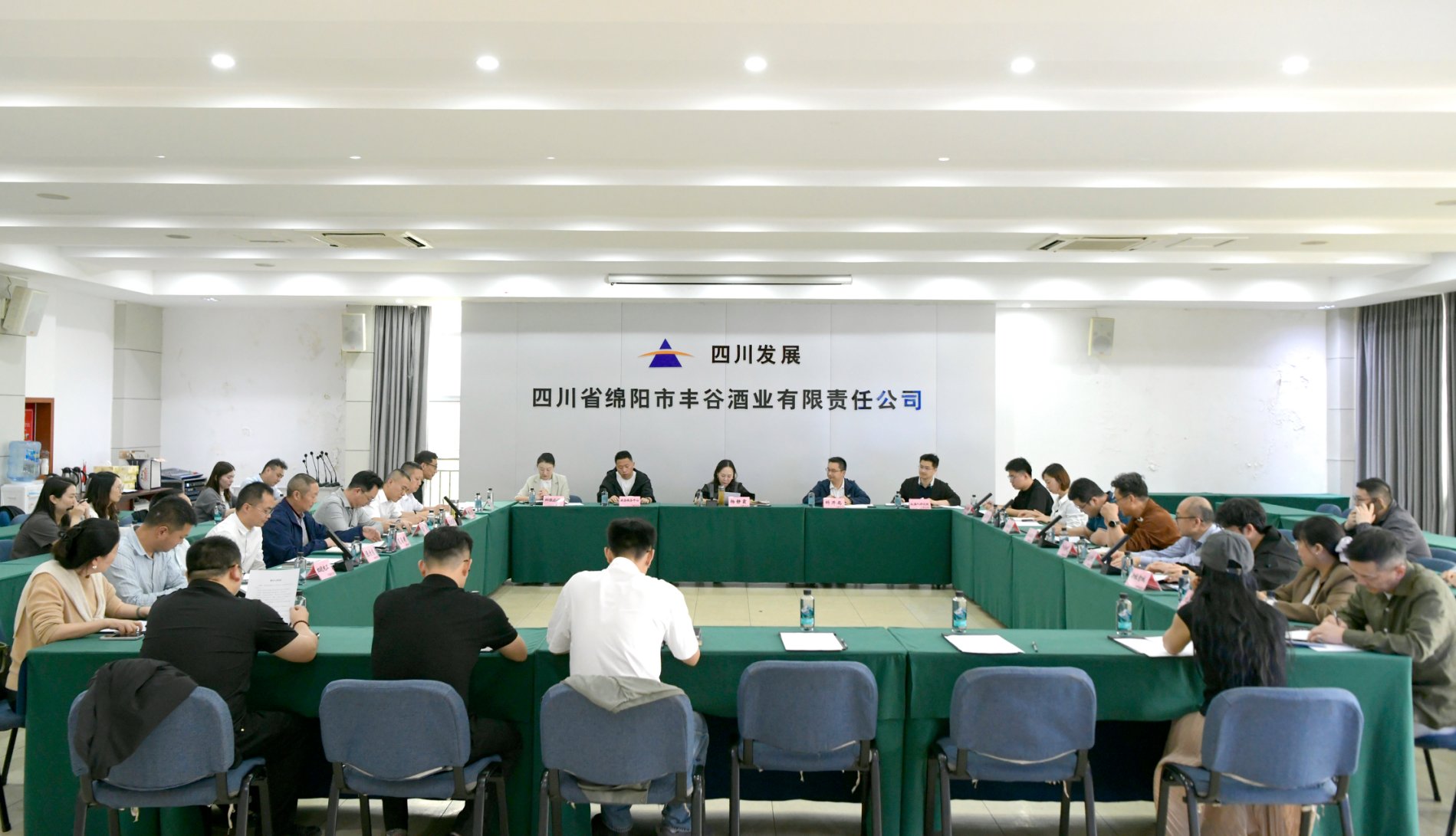 充分发挥青年职工生力军作用