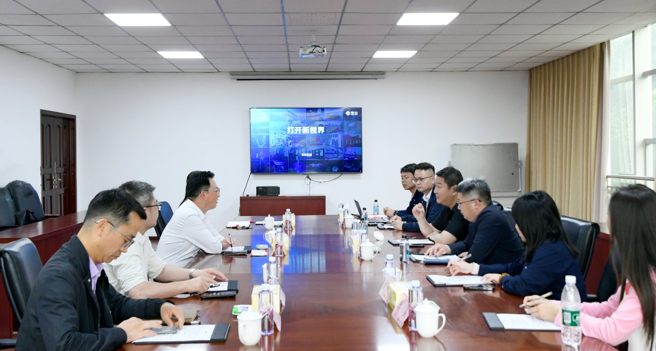 为深入弘扬五四精神